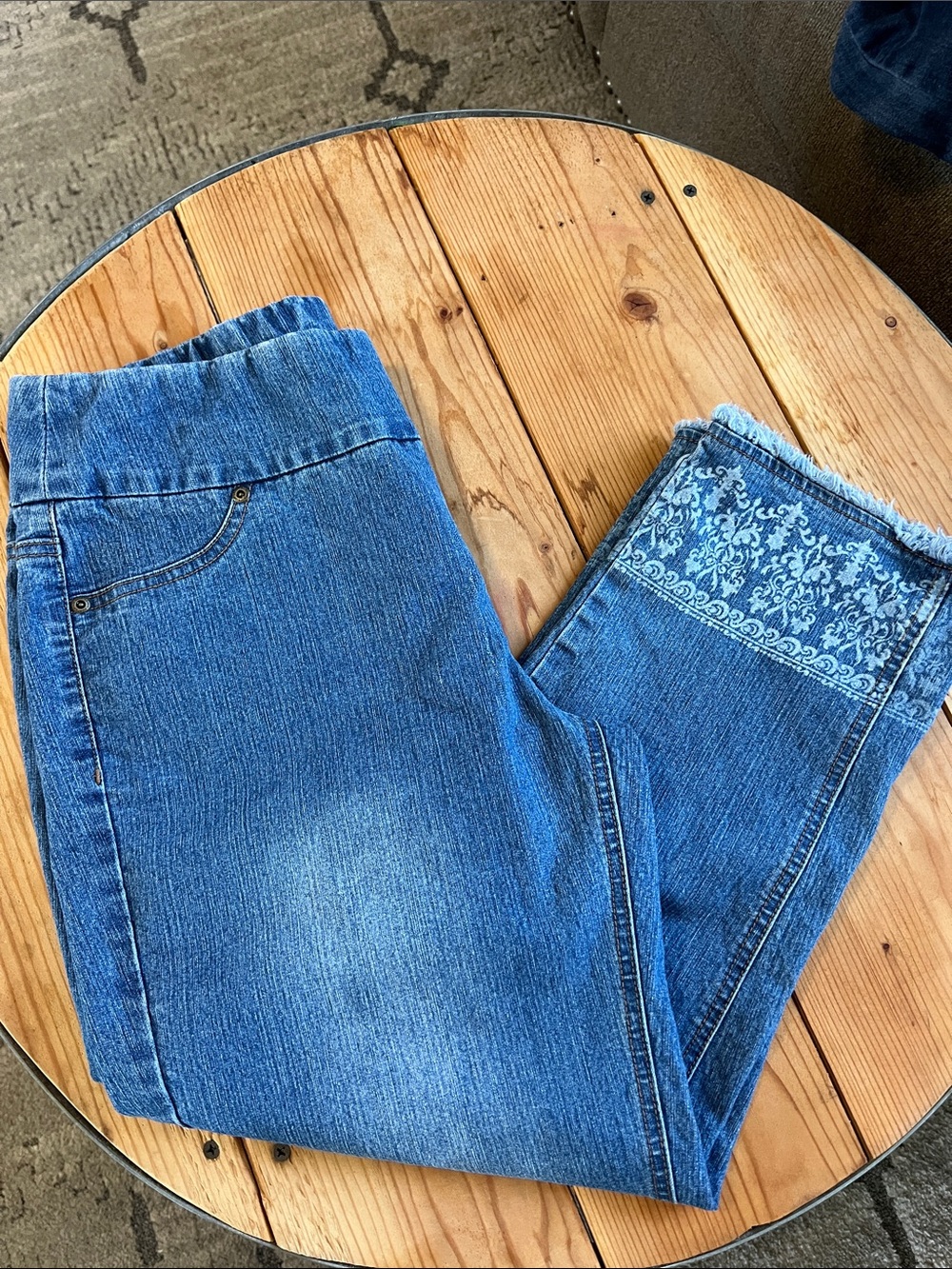 Women's Blue Ankle Jeans with Decorative Printed Hem
